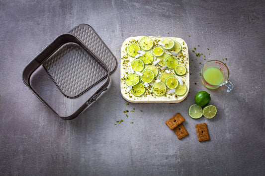 asimetriA - Molde bisagra cuadrado metal 24 cm