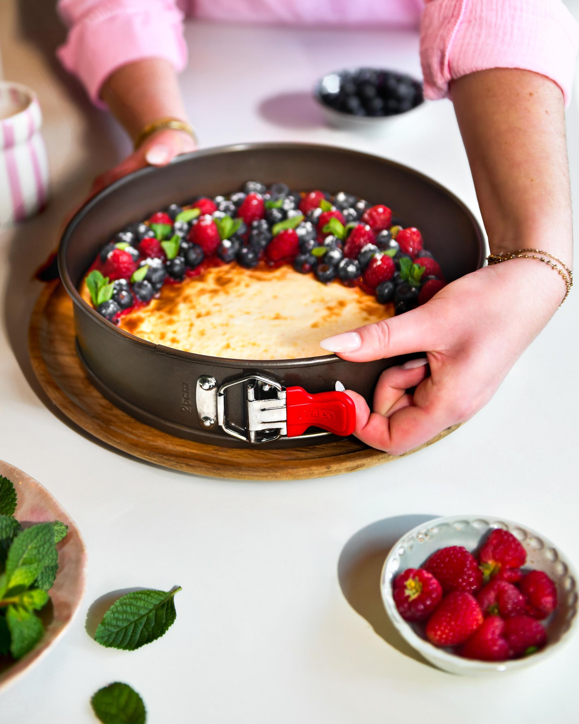 asimetriA - Moule à charnière rond en métal