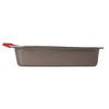 asimetriA - Cakeform aus Metall mit griffigem Griff