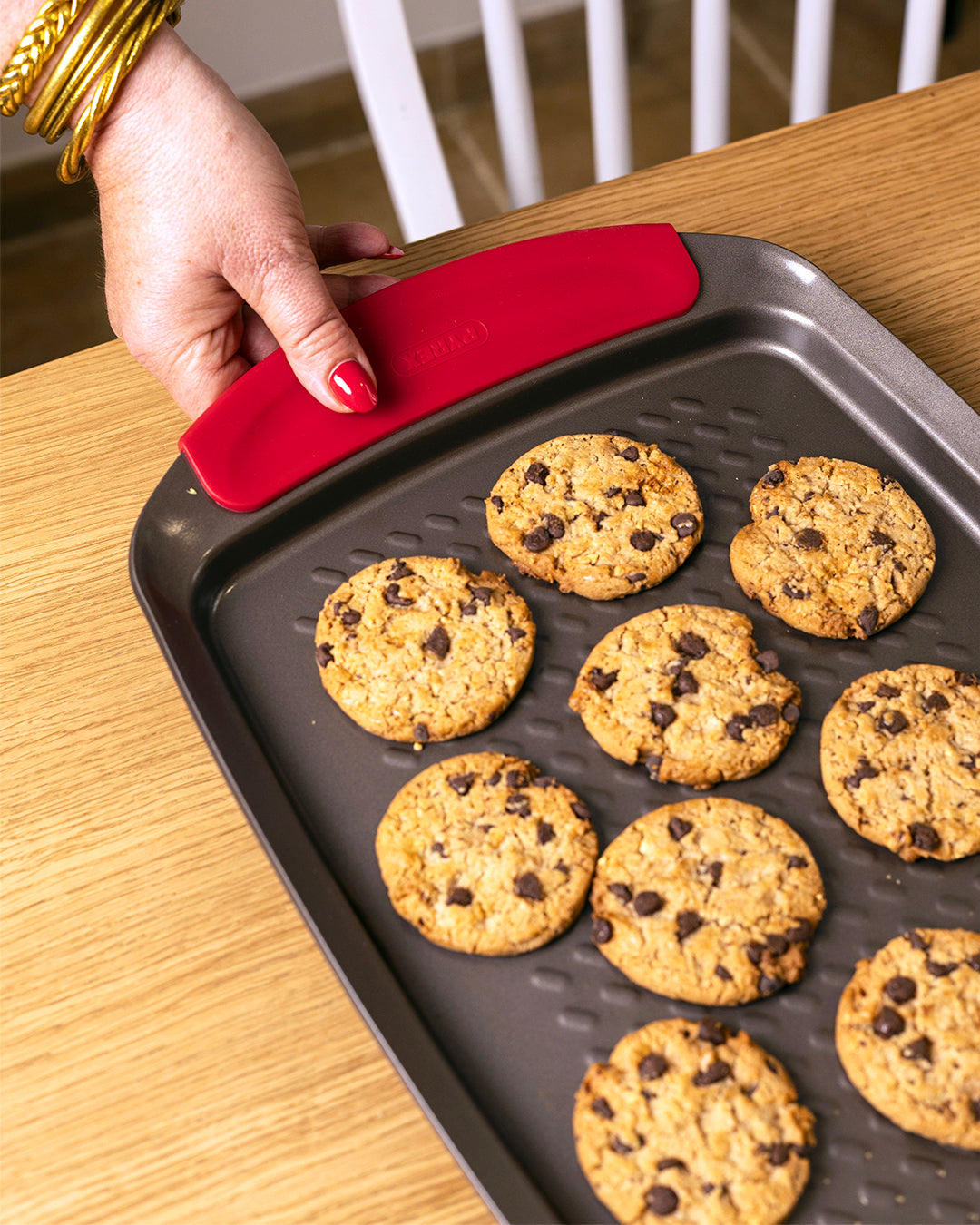 Metal baking tray with easy grip 33x25 cm- asimetriA - Pyrex