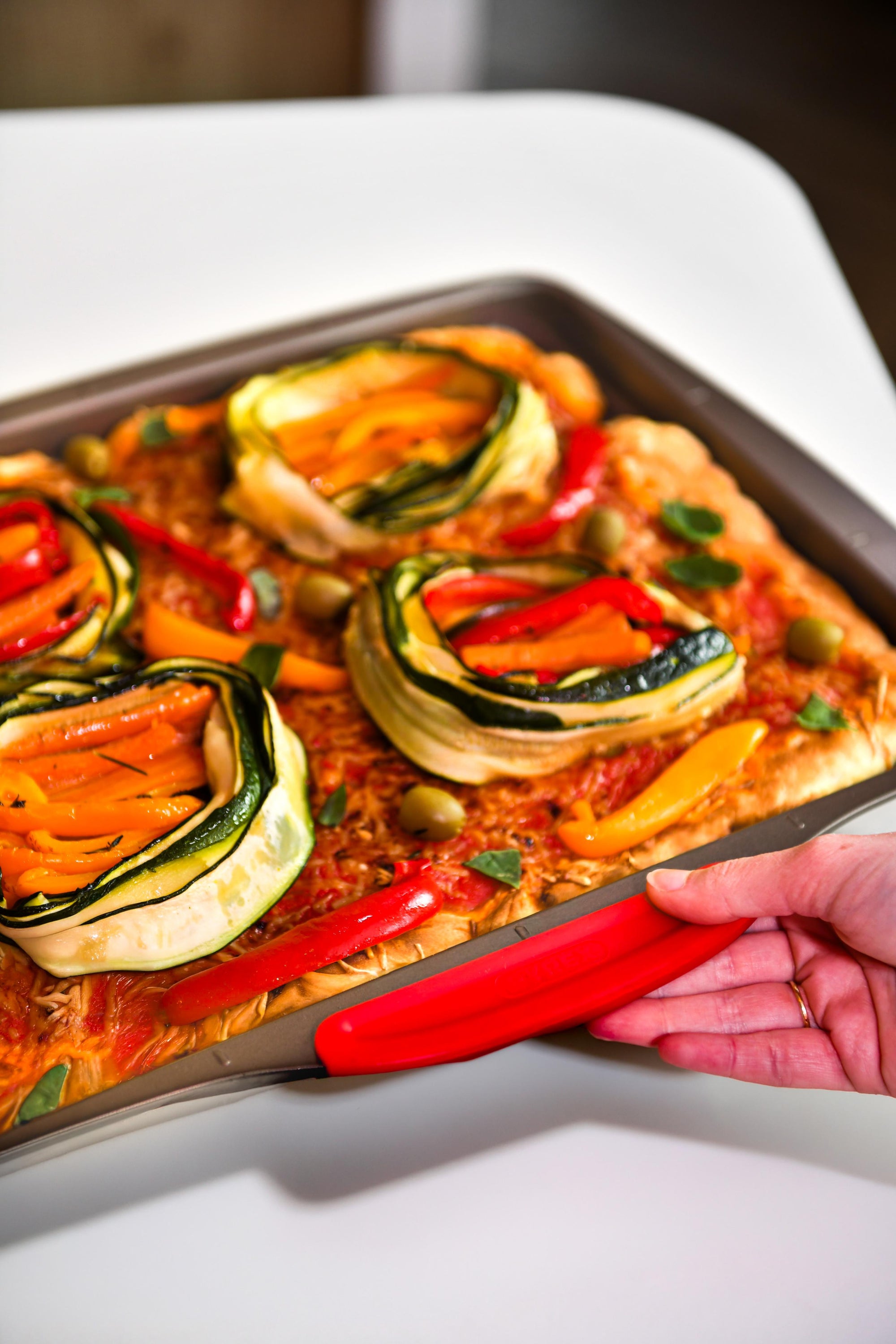 asimetriA - Gemakkelijk vast te pakken metalen pizzapan - diverse maten & vormen