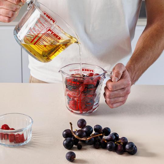 Set of 3 glass measuring jugs - Classic