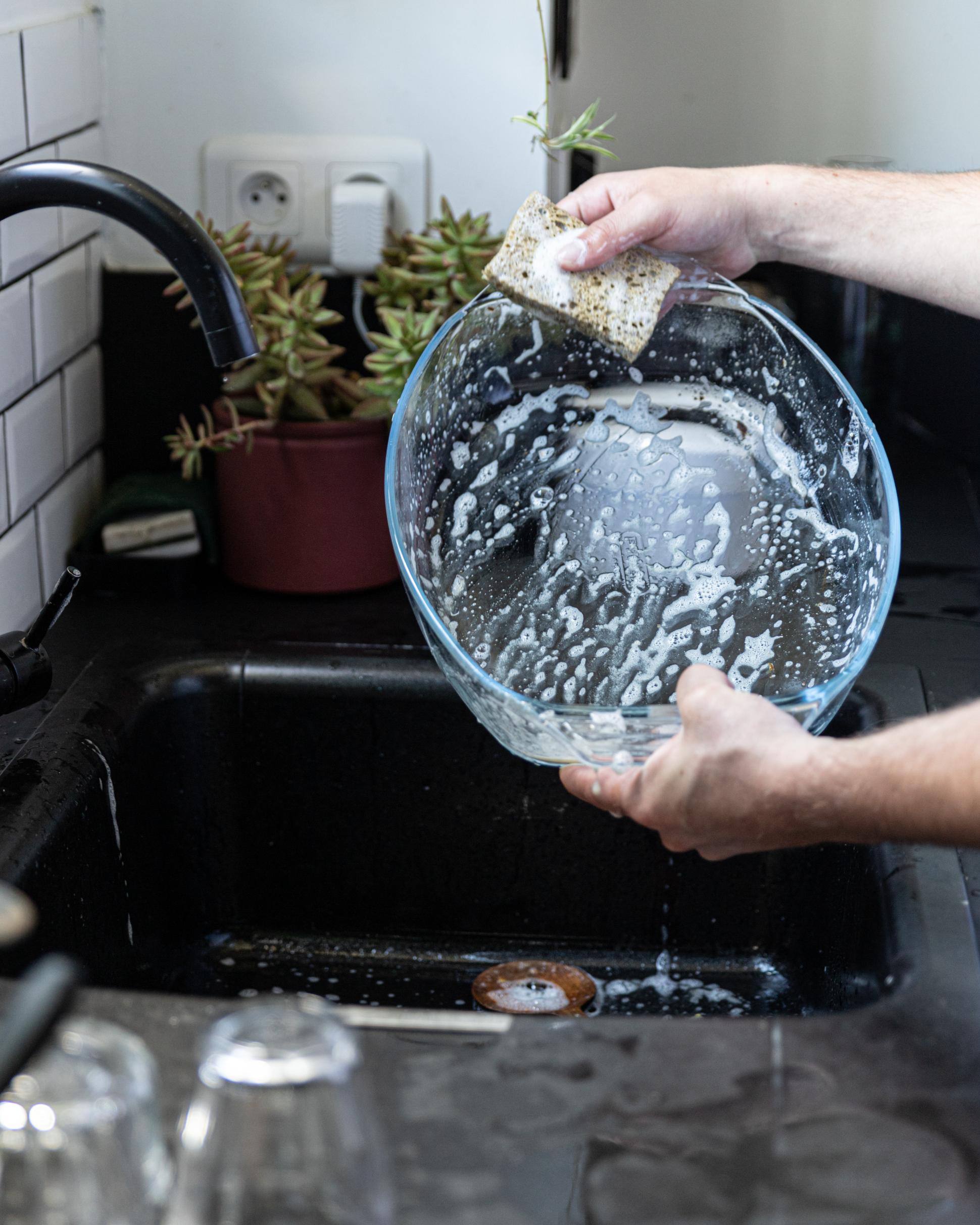 Ovale Auflaufform aus Glas mit breiten Griffen