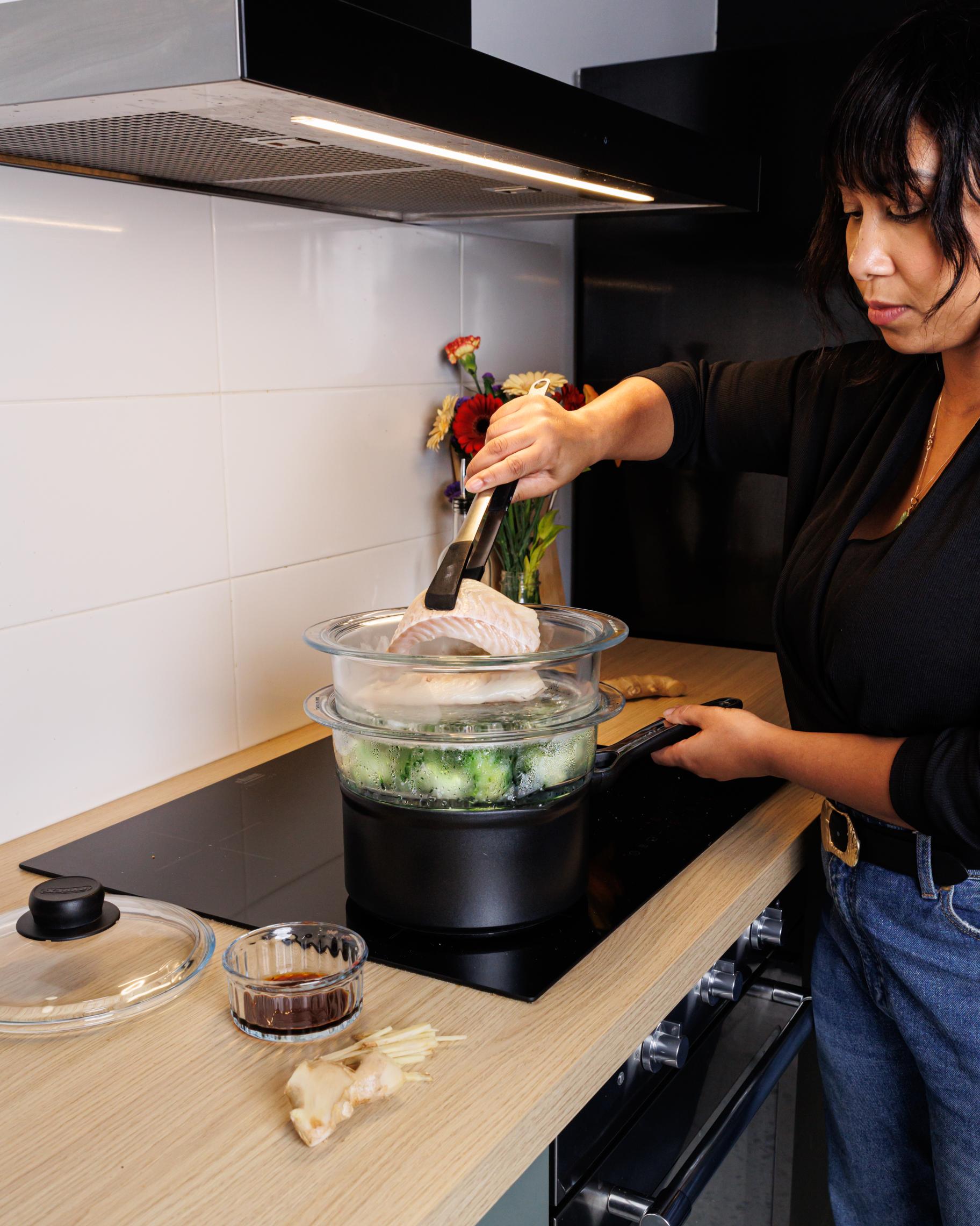 Double-deck steam basket with lid