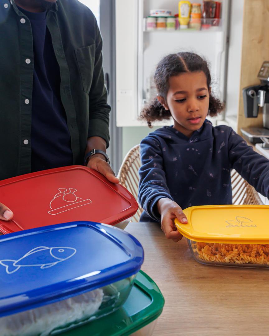Cook & Store - Rectangular glass dish with blue lid - fish